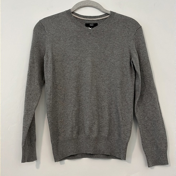 1901 Boys V-Neck Cashmere Sweater - Picture 2 of 9